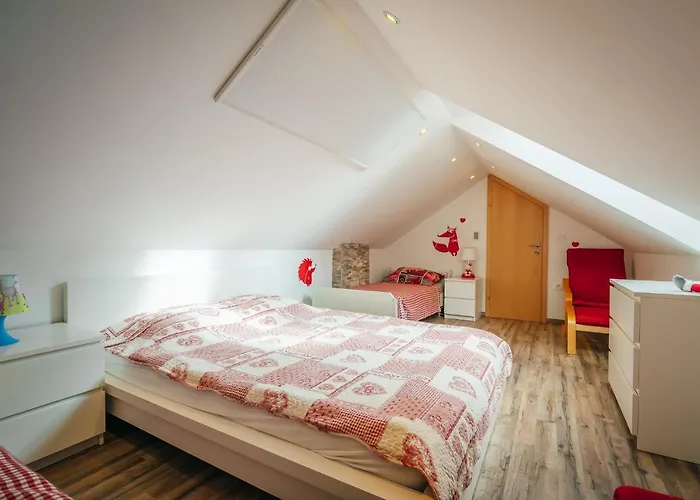 Apartma Borovc Διαμέρισμα Mojstrana